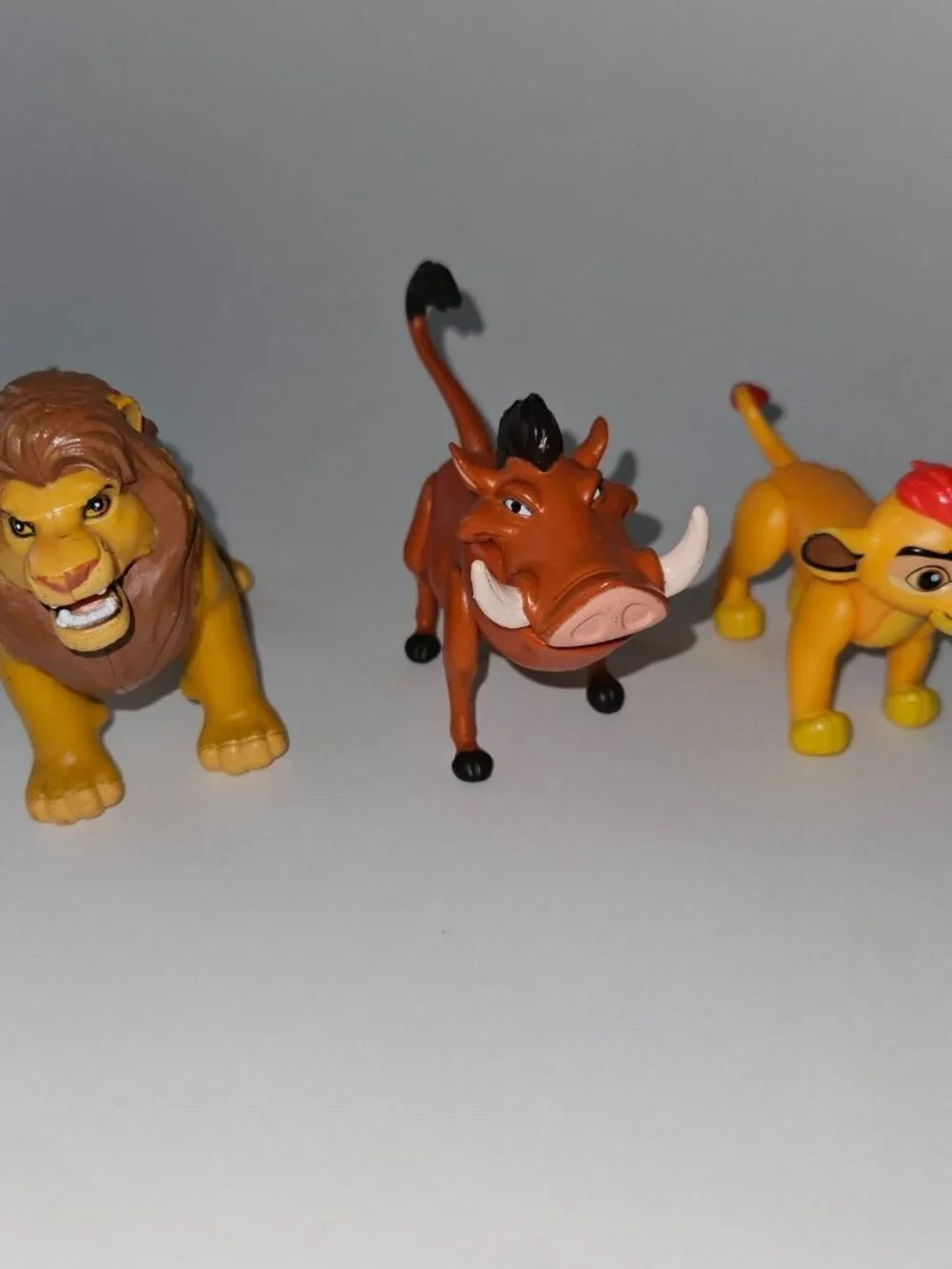 3 Disney Jointed Plastic Toy Figures Lot Lion King Guard Adult Simba Pumbaa Kion